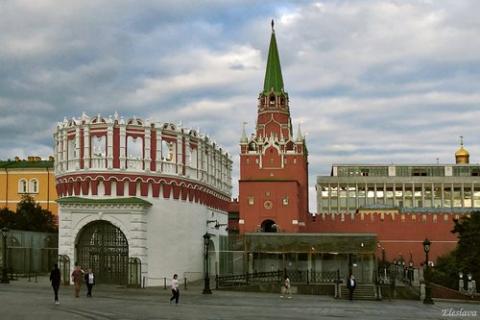 Кутафья башня Московского кремля (описание достопримечательности для детей)