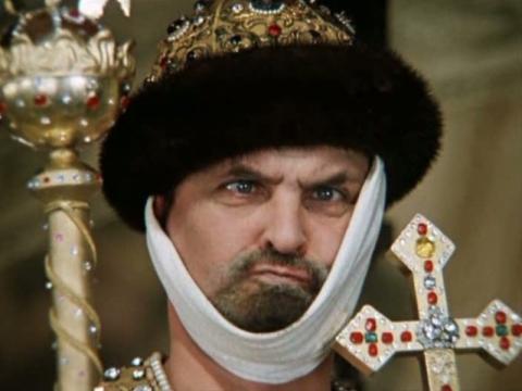 Шапка Мономаха в Оружейной палате не настоящая?