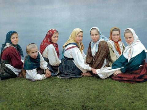 Русские (описание народа, проживающего в России)